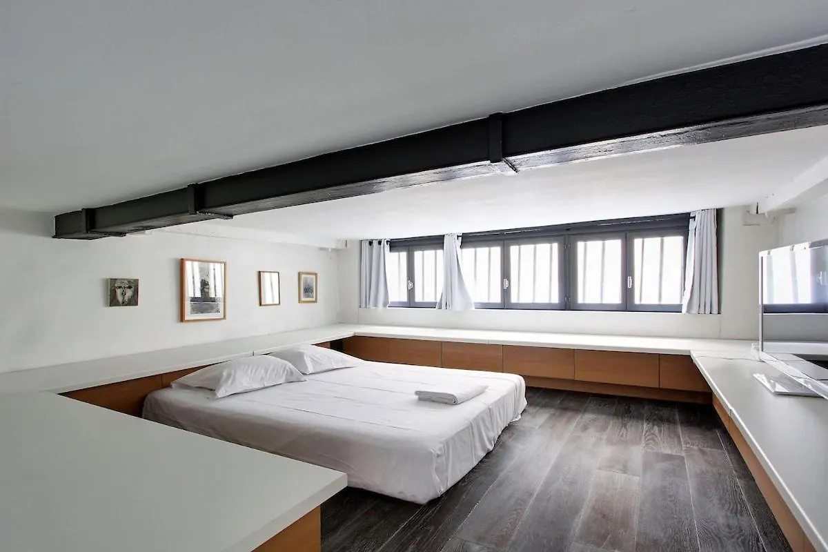 Large Duplex Le Marais Apartment Paris 0*,